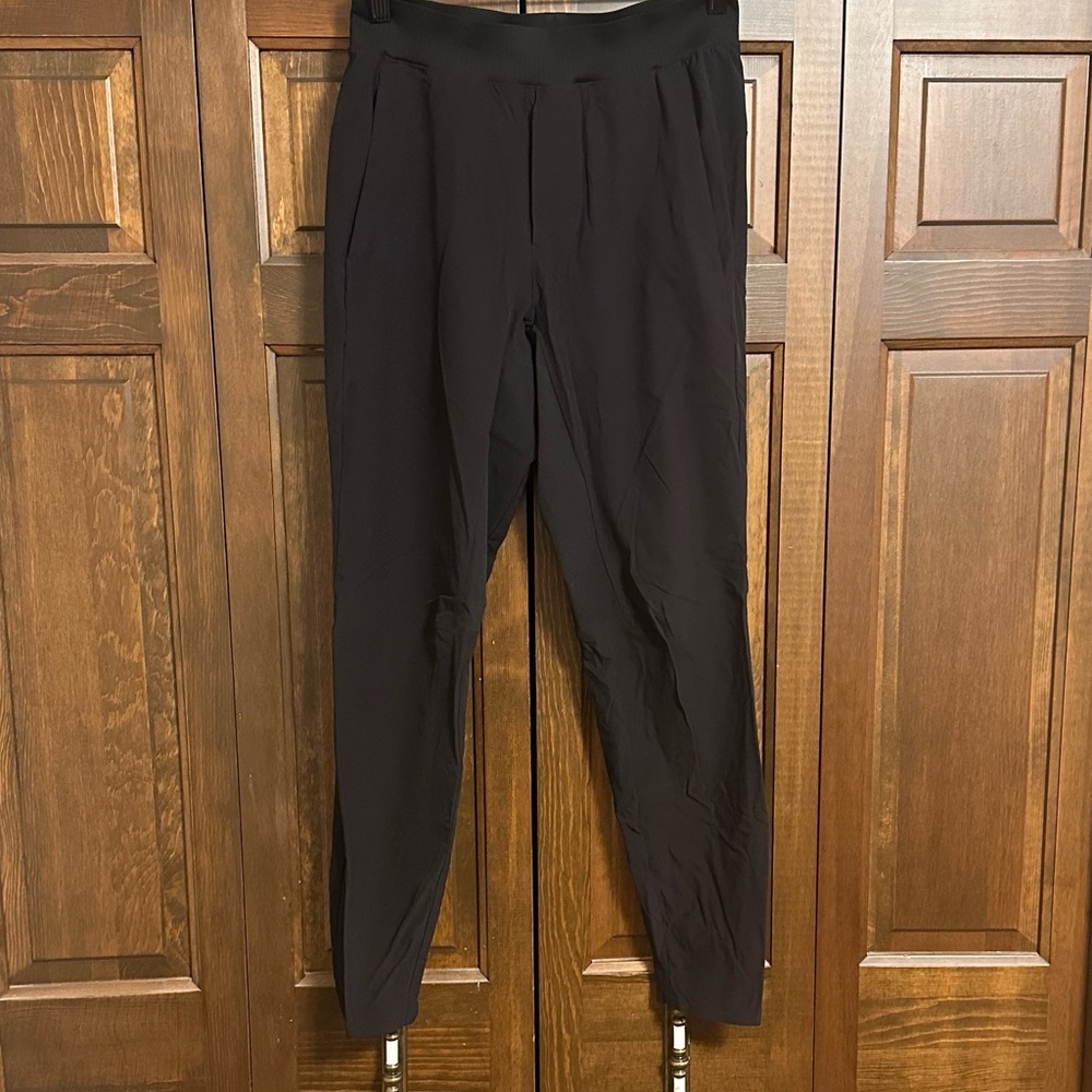 Lululemon in mind pants